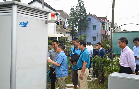 装睡被陌生人摸出水好爽