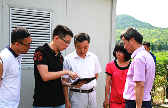 装睡被陌生人摸出水好爽