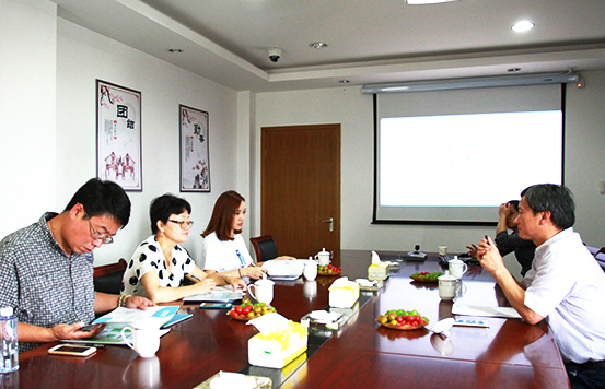 装睡被陌生人摸出水好爽