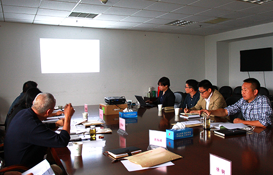 装睡被陌生人摸出水好爽