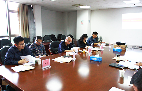 装睡被陌生人摸出水好爽