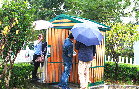 装睡被陌生人摸出水好爽