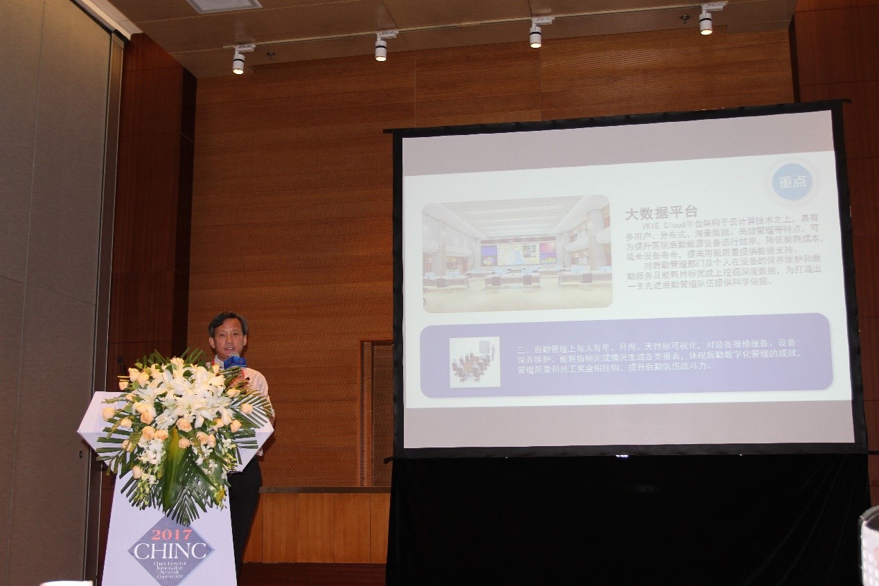 装睡被陌生人摸出水好爽