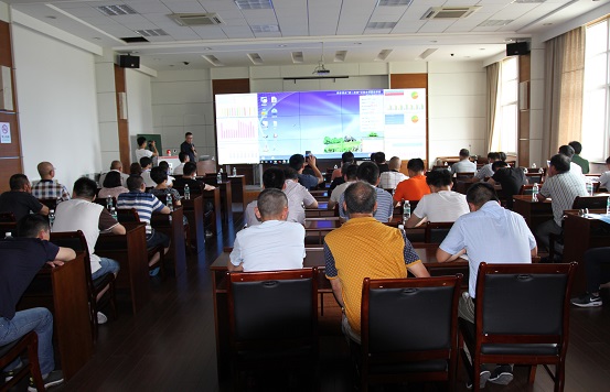 装睡被陌生人摸出水好爽