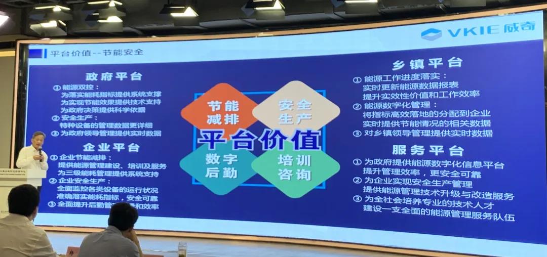 装睡被陌生人摸出水好爽