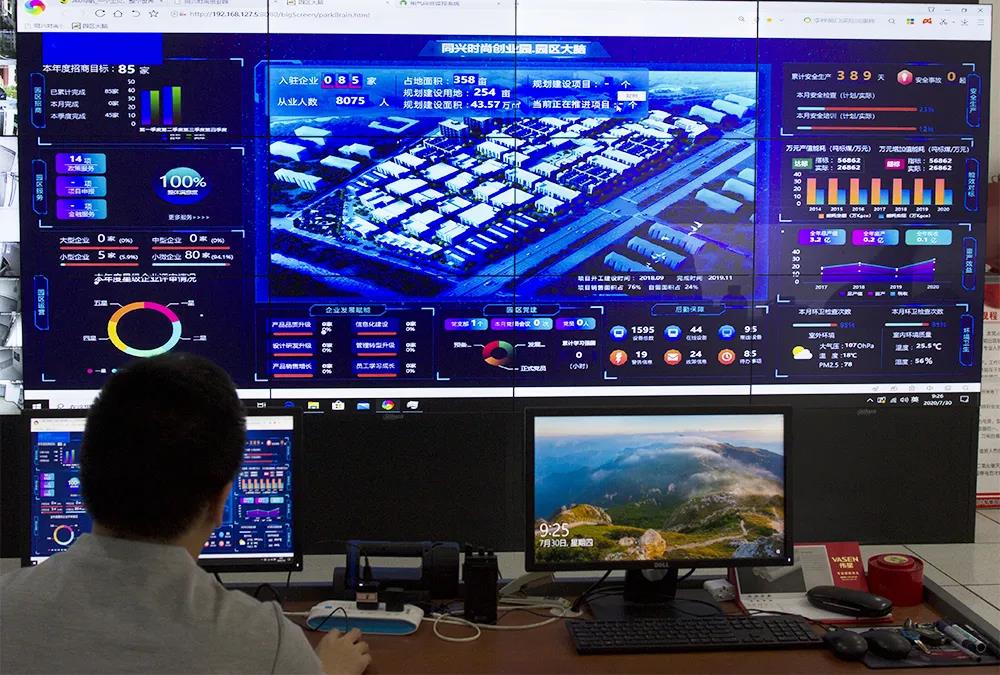 装睡被陌生人摸出水好爽