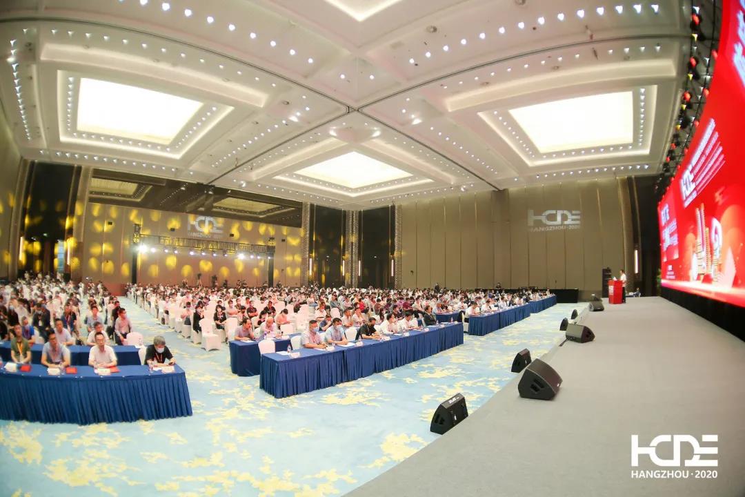 装睡被陌生人摸出水好爽