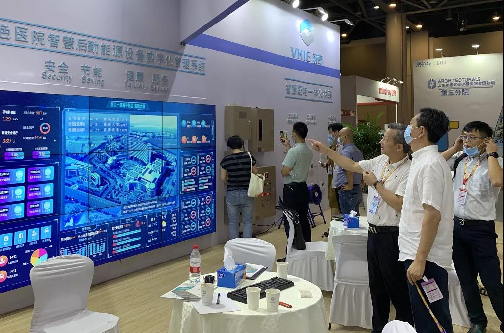 装睡被陌生人摸出水好爽