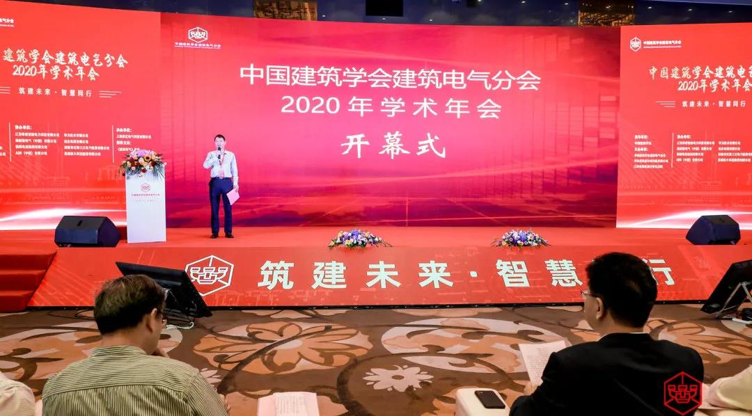 装睡被陌生人摸出水好爽