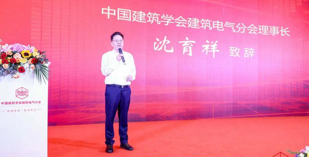 装睡被陌生人摸出水好爽