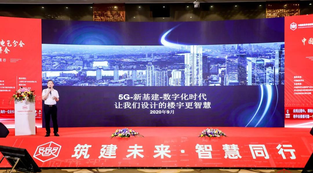 装睡被陌生人摸出水好爽