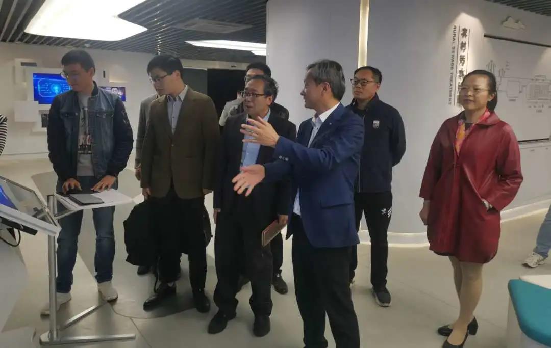 装睡被陌生人摸出水好爽