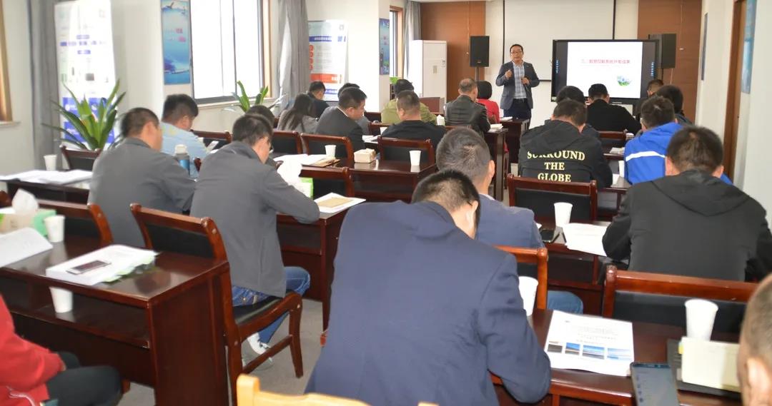 装睡被陌生人摸出水好爽