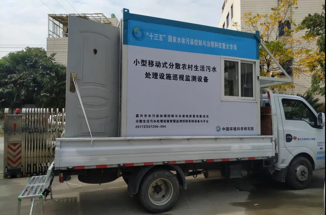 装睡被陌生人摸出水好爽