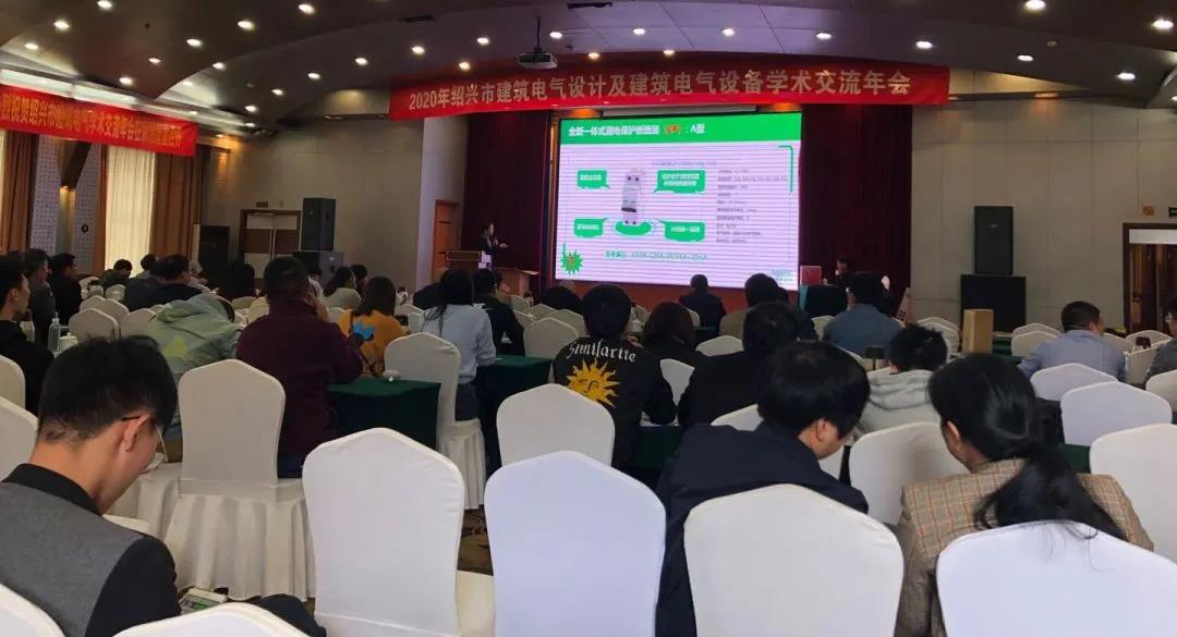 装睡被陌生人摸出水好爽