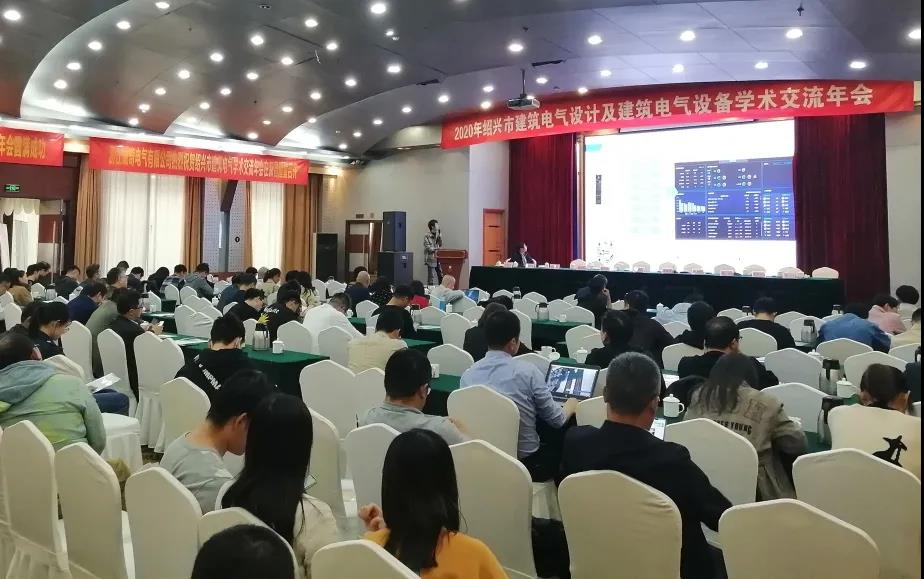 装睡被陌生人摸出水好爽