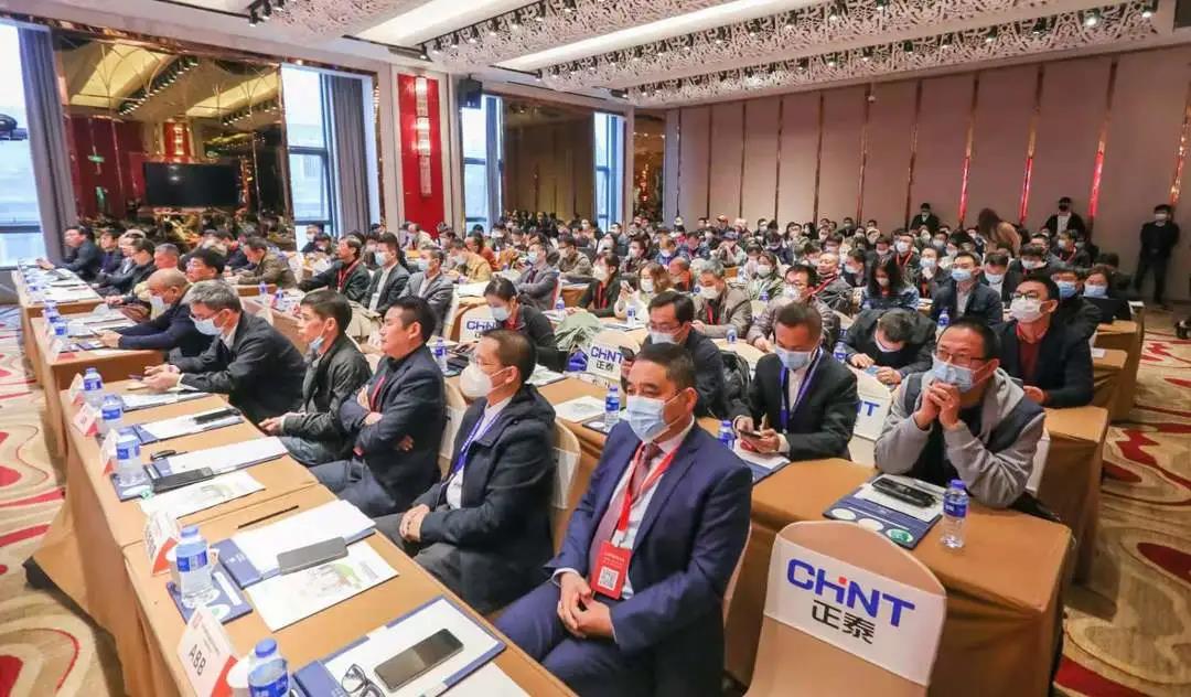 装睡被陌生人摸出水好爽