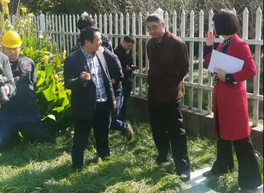 装睡被陌生人摸出水好爽