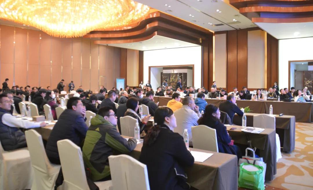 装睡被陌生人摸出水好爽