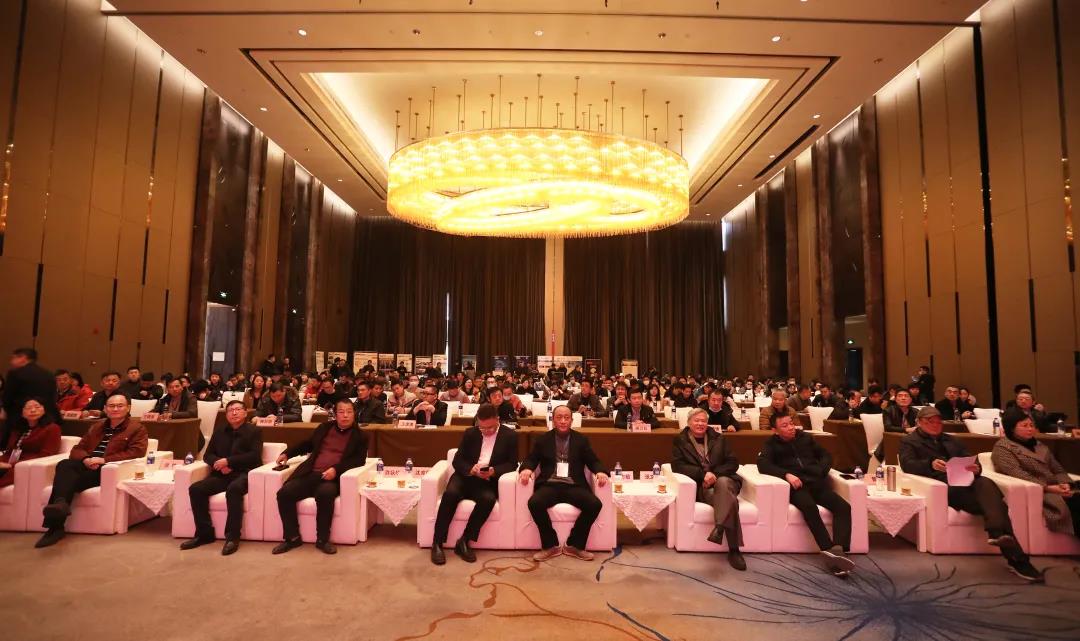 装睡被陌生人摸出水好爽