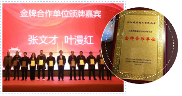 装睡被陌生人摸出水好爽