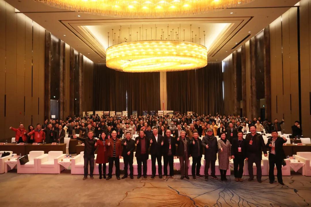 装睡被陌生人摸出水好爽