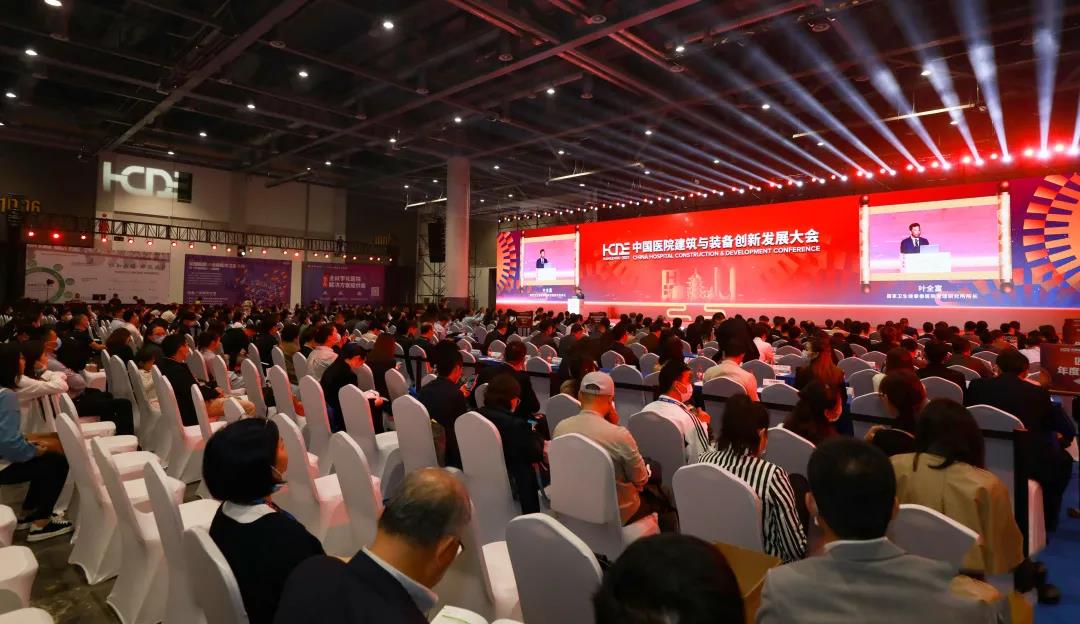 装睡被陌生人摸出水好爽