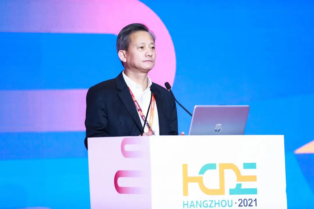 装睡被陌生人摸出水好爽