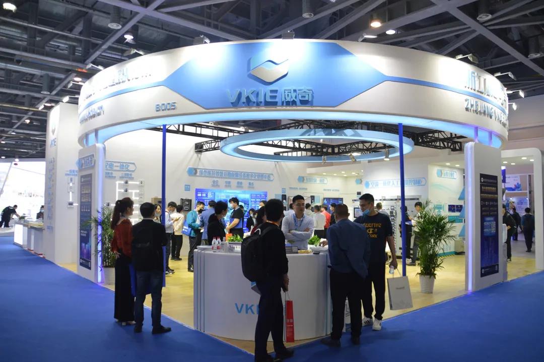 装睡被陌生人摸出水好爽