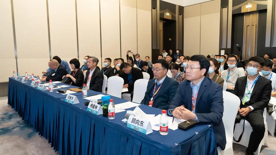 装睡被陌生人摸出水好爽