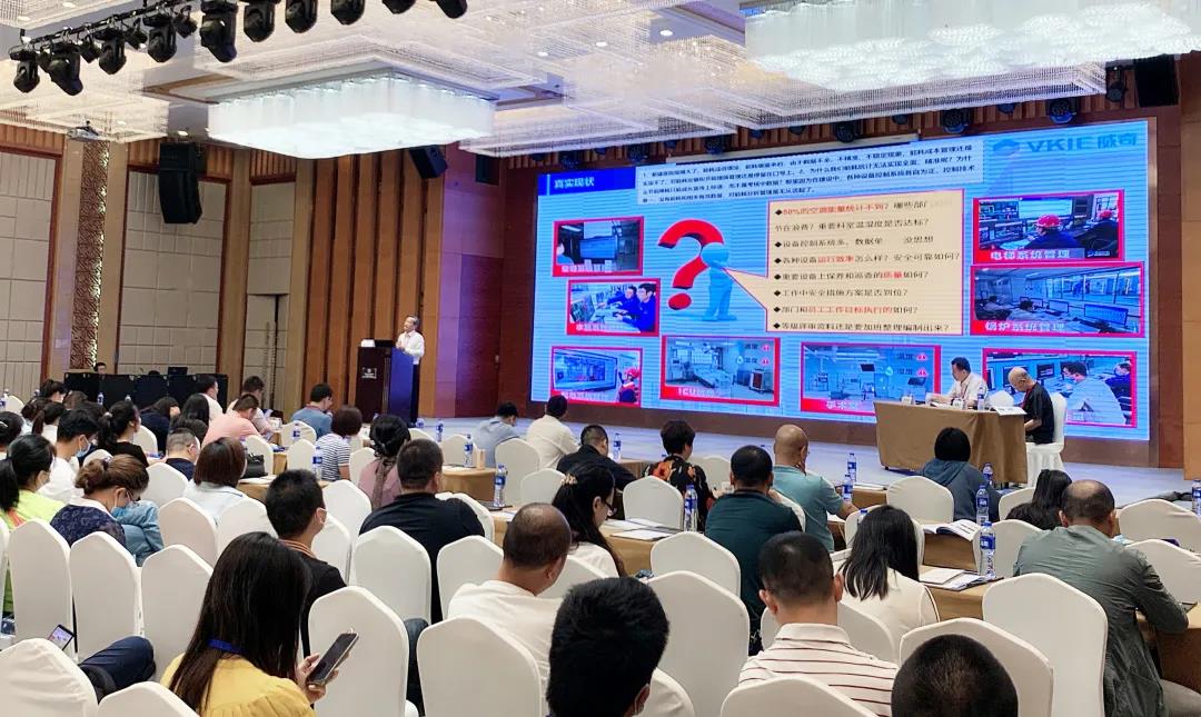 装睡被陌生人摸出水好爽