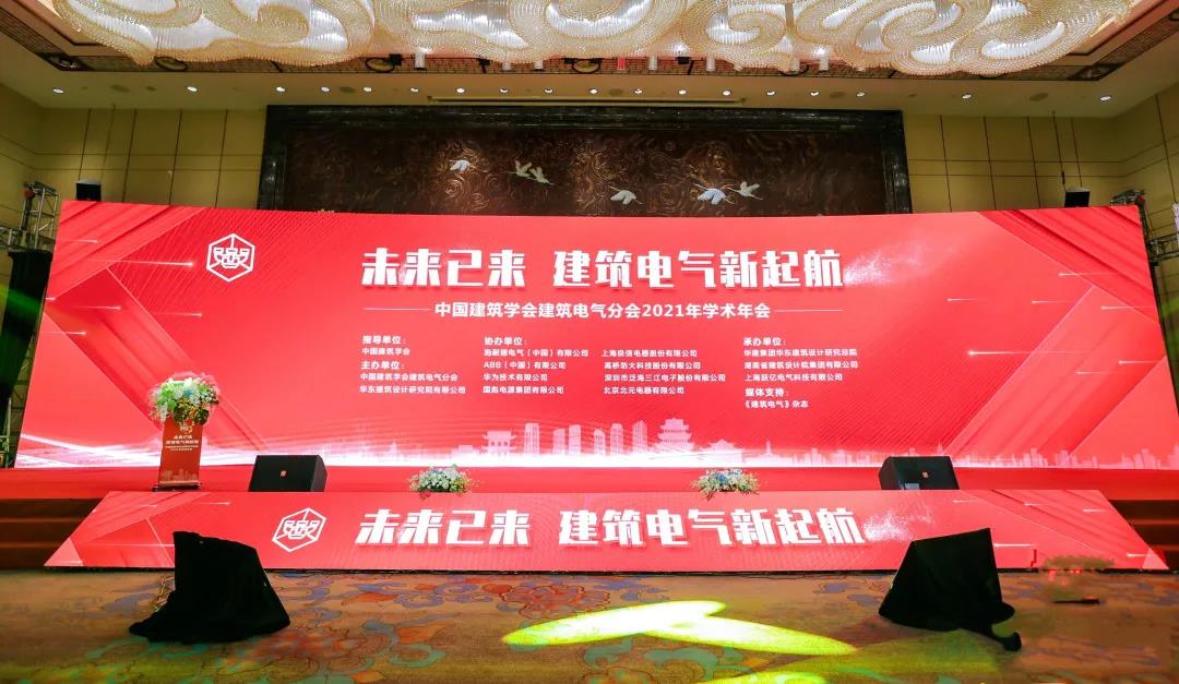 装睡被陌生人摸出水好爽