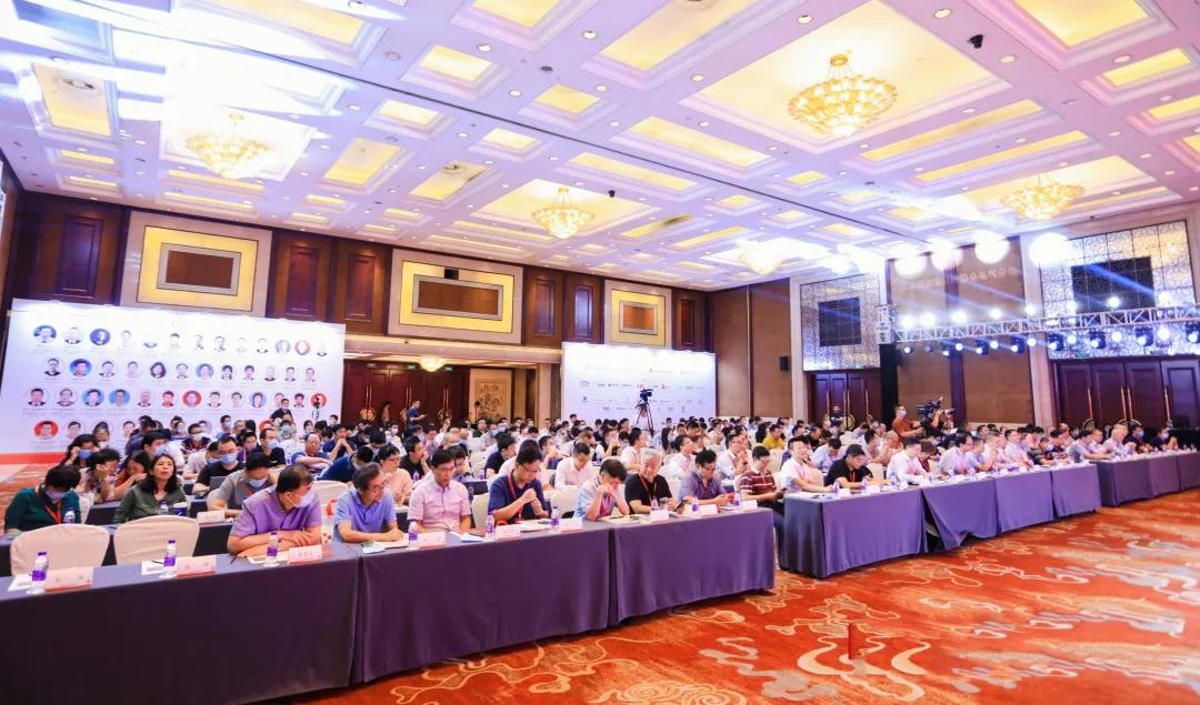 装睡被陌生人摸出水好爽