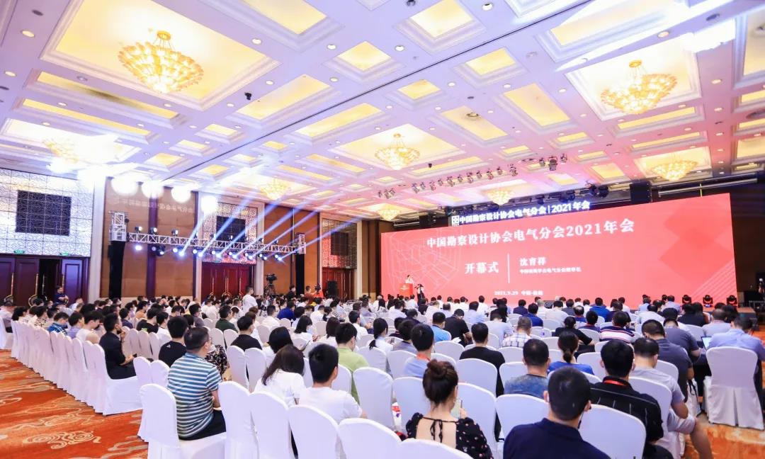 装睡被陌生人摸出水好爽