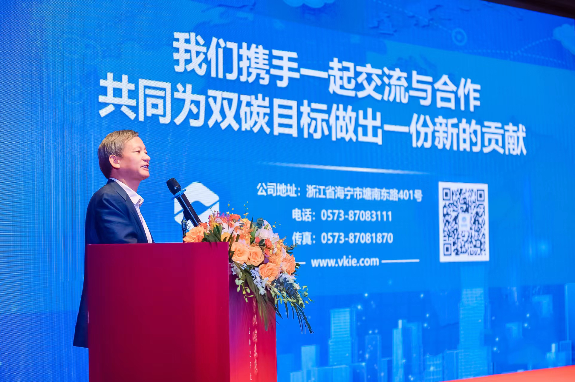 装睡被陌生人摸出水好爽