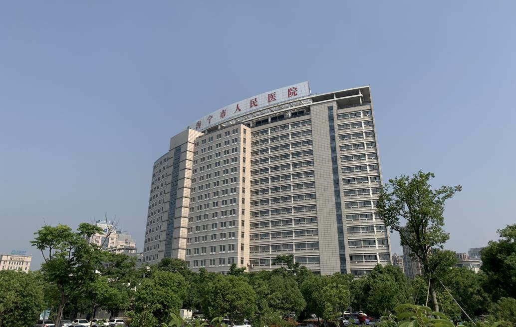 装睡被陌生人摸出水好爽