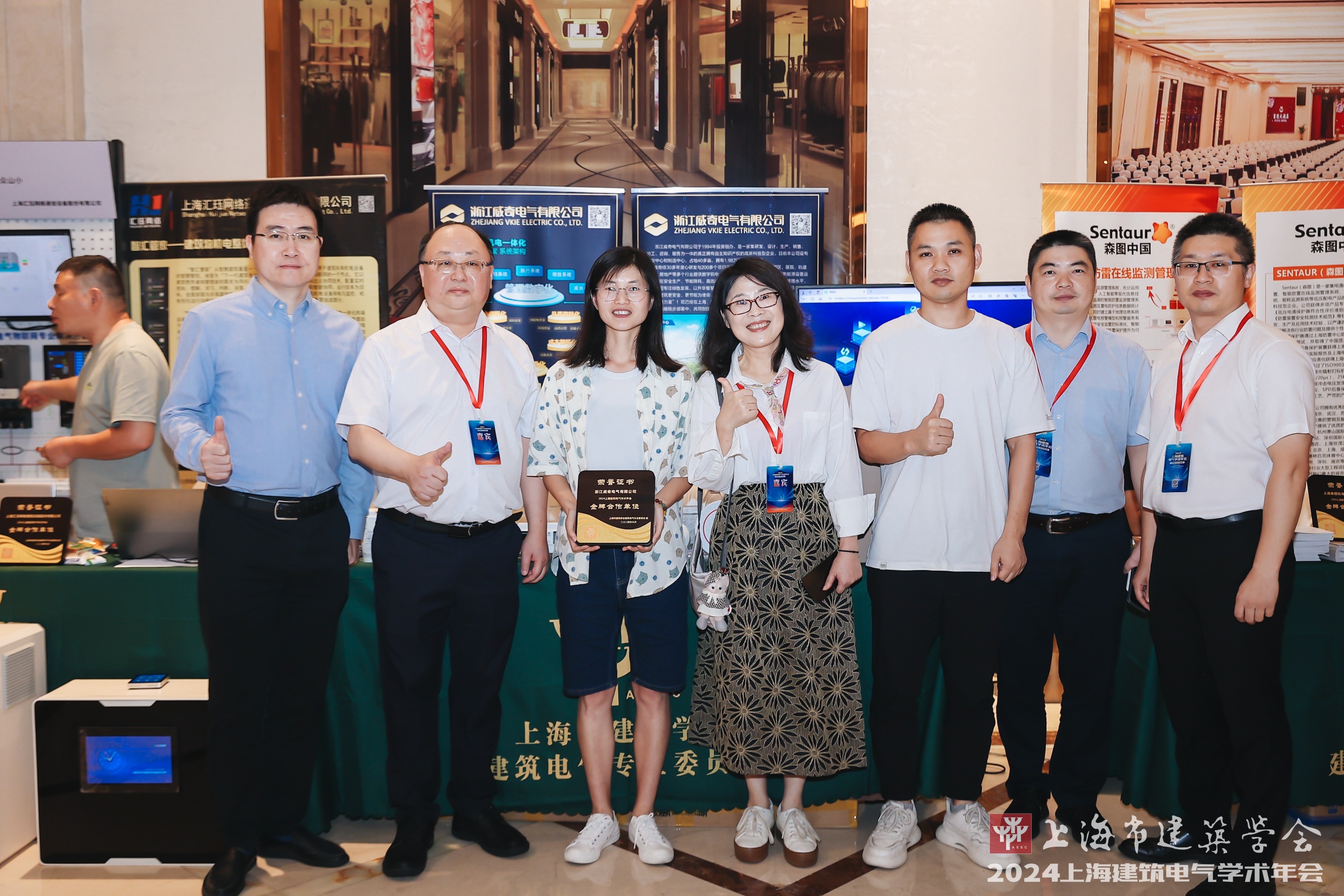 装睡被陌生人摸出水好爽