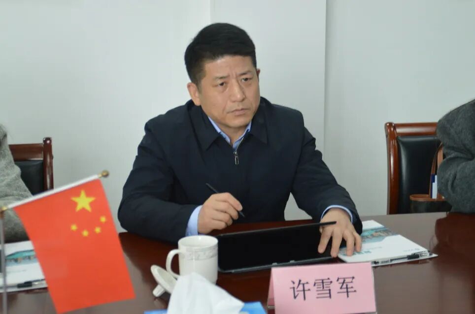 装睡被陌生人摸出水好爽